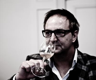 Luc Bzart proeft het eerste mousserende fruitbier